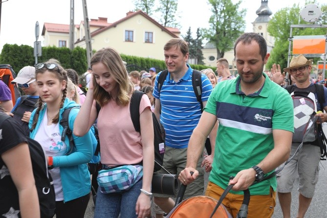 6. pielgrzymka do Bożego Miłosierdzia wyruszyła z Hałcnowa