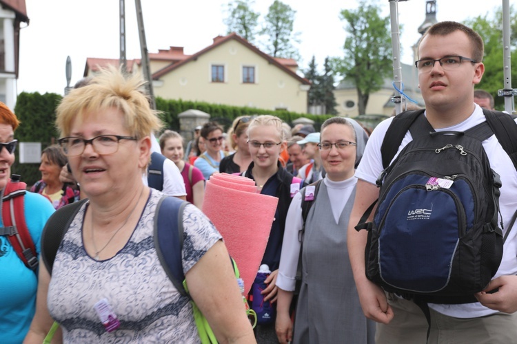 6. pielgrzymka do Bożego Miłosierdzia wyruszyła z Hałcnowa