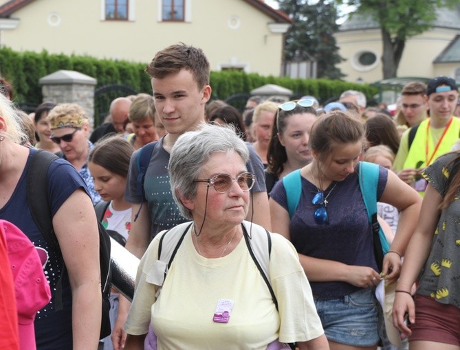 6. pielgrzymka do Bożego Miłosierdzia wyruszyła z Hałcnowa