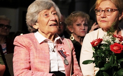 Zofia Pociłowska-Kann z medalem "Pro Patria"