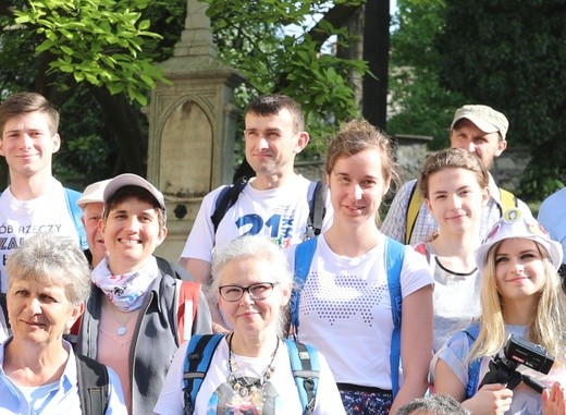 Pielgrzymi z Cieszyna w drodze do Łagiewnik - 2018