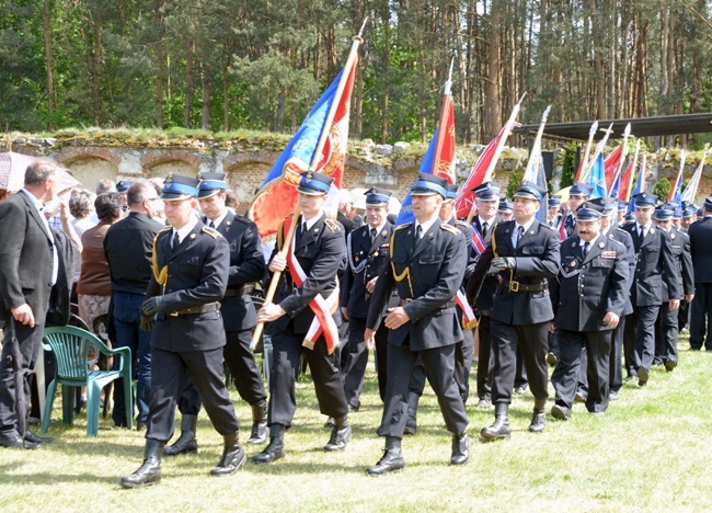 Pielgrzymka strażaków do Wysokiego Koła