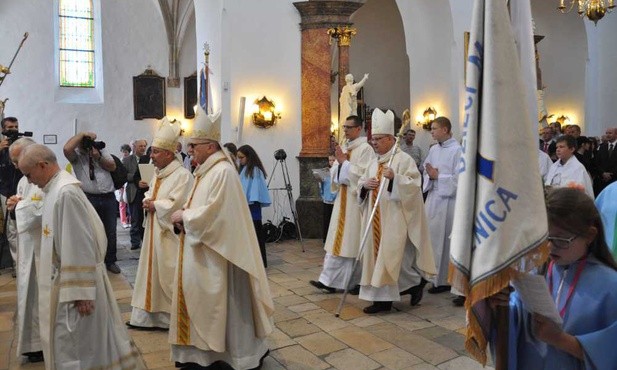 Rodziny i rycerze znów w Jemielnicy