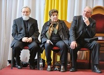 Ks. Mario Pezzi, Carmen Hernandez (zmarła  w 2016 r.) i Kiko Argüello – odpowiedzialni za Drogę Neokatechumenalną  na świecie.