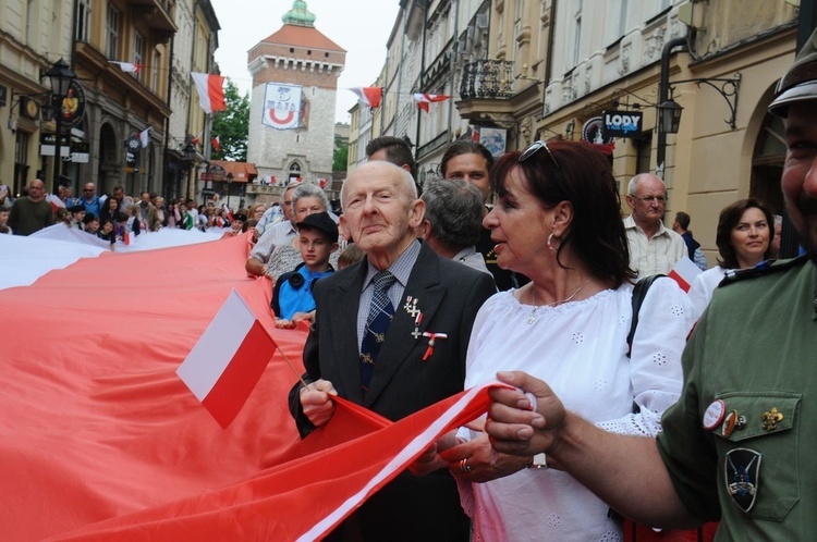 Bicie rekordu długości flagi narodowej Kraków 2018 - cz. 1