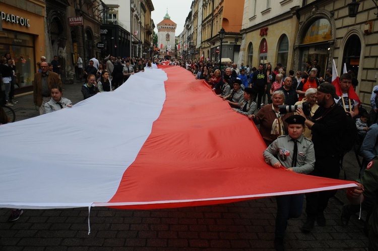 Bicie rekordu długości flagi narodowej Kraków 2018 - cz. 1