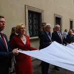 Bicie rekordu długości flagi narodowej Kraków 2018 - cz. 1