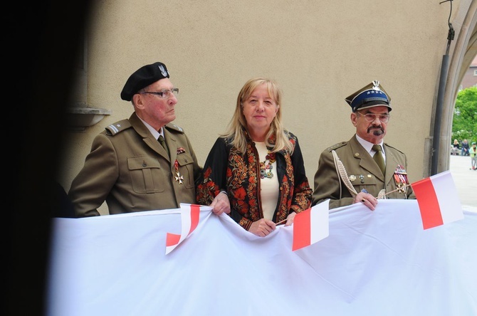 Bicie rekordu długości flagi narodowej Kraków 2018 - cz. 1