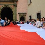 Bicie rekordu długości flagi narodowej Kraków 2018 - cz. 1