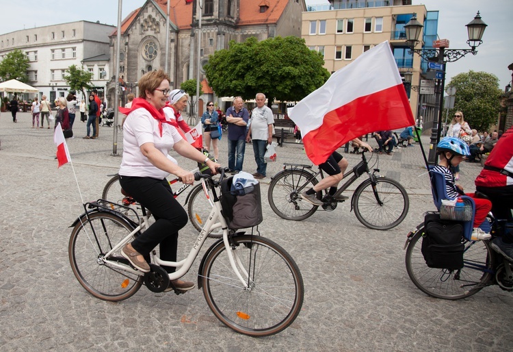 Nietypowo obchodzono Dzień Flagi w Tarnowskich Górach 