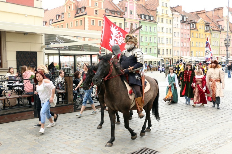 "Biało-czerwona Niepodległa", czyli Dzień Flagi we Wrocławiu