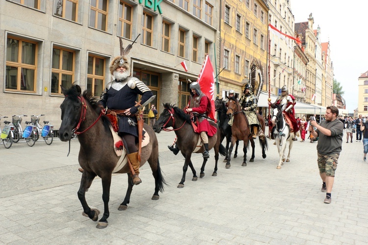 "Biało-czerwona Niepodległa", czyli Dzień Flagi we Wrocławiu