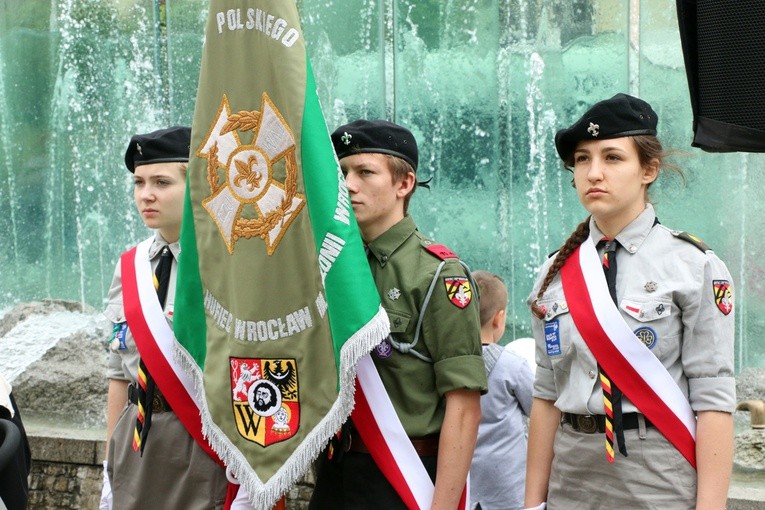 "Biało-czerwona Niepodległa", czyli Dzień Flagi we Wrocławiu