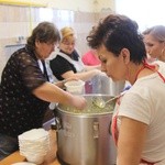 Poświęcenie witraża św. Faustyny w kościele w Nidku