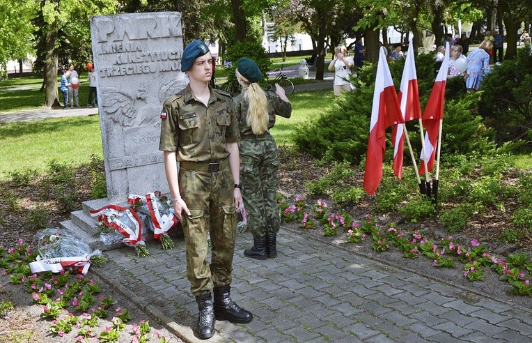 Płońskie obchody święta narodowego w parku Konstytucji 3 Maja