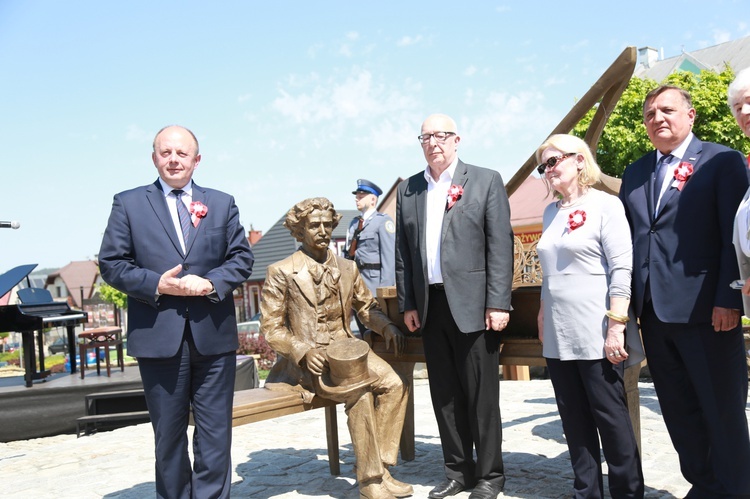 Pomnik Paderewskiego w Ciężkowicach