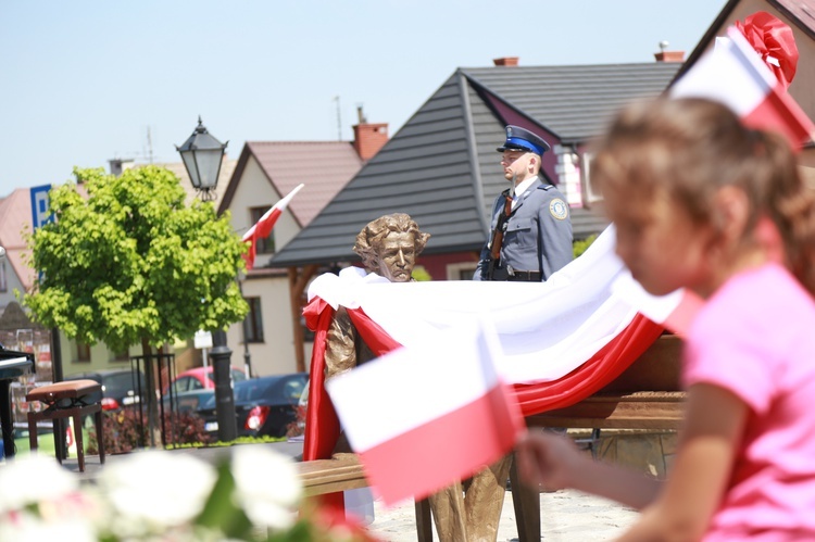 Pomnik Paderewskiego w Ciężkowicach