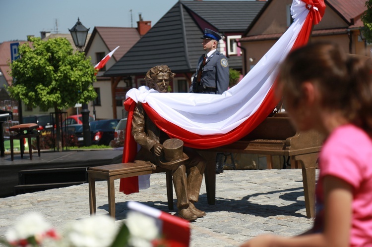 Pomnik Paderewskiego w Ciężkowicach