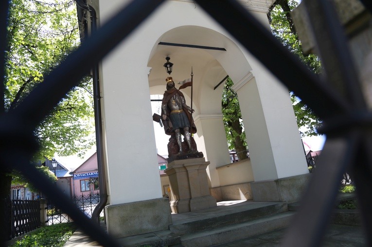 Pomnik Paderewskiego w Ciężkowicach