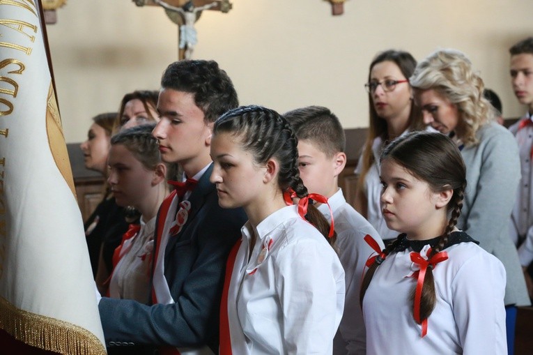 Sztandar dla szkoły w Żbikowicach