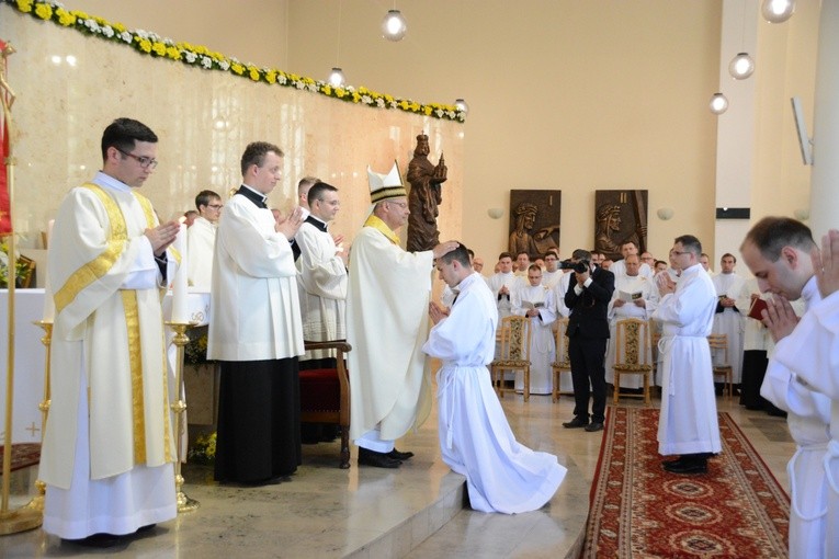 Święcenia diakonatu