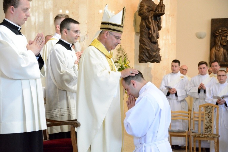 Święcenia diakonatu