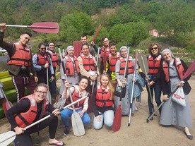 Spływ na pontonach to jedna z najciekawszych atrakcji w regionie