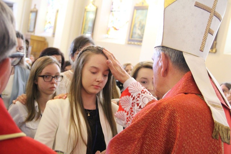 Bierzmowanie w Borzęcinie Dolnym 