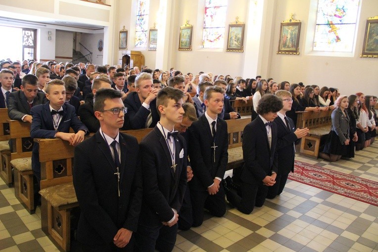 Bierzmowanie w Borzęcinie Dolnym 