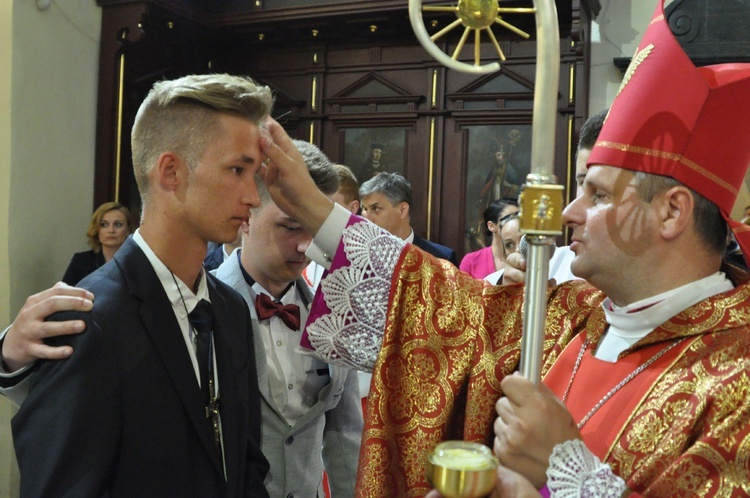 Bierzmowanie w Starym Sączu