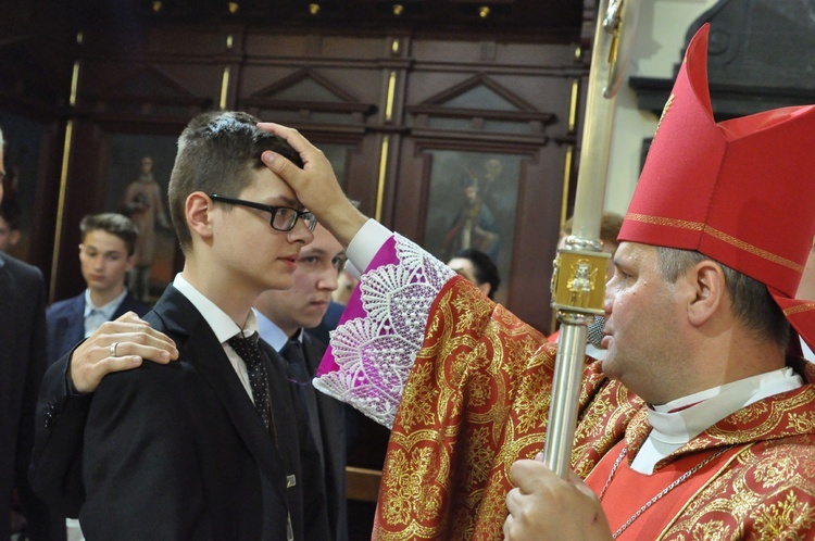 Bierzmowanie w Starym Sączu