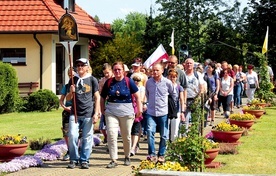 Cel pielgrzymki: sanktuarium Matki Bożej Trzykroć Przedziwnej.