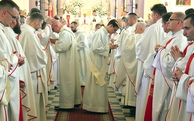 Błogosławieństwo  dla neoprezbiterów.