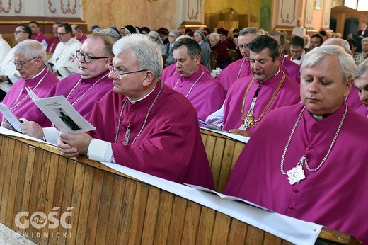 Odpust diecezjalny i 10. rocznica święceń bp. Adama Bałabucha