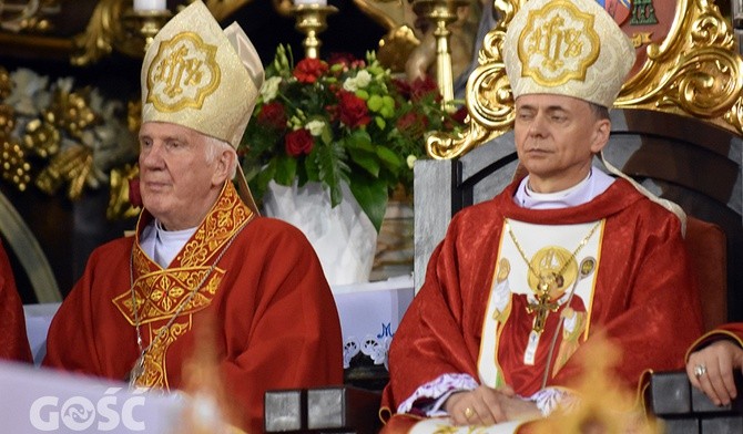 Od dziesięciu lat bp Adam towarzyszy w prowadzeniu diecezji bp. Ignacemu. Tym razem to on przewodniczył liturgii odpustowej.