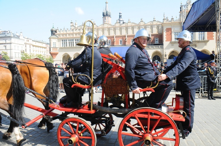 Małopolski Dzień Strażaka na Rynku Głównym 