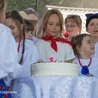 Dziecięcy Zespół Ludowy Wierzbiczanki jubileusz obchodził podczas festynu. Był oczywiście tort ze świeczką 