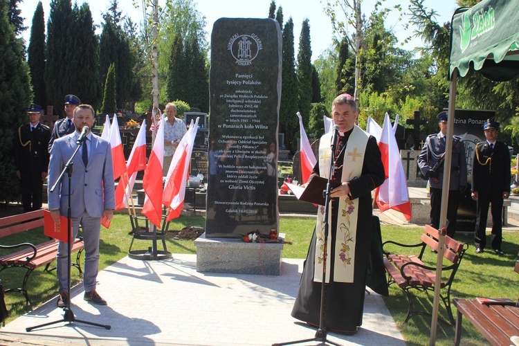 Odsłonięcie pomnika ponarskiego