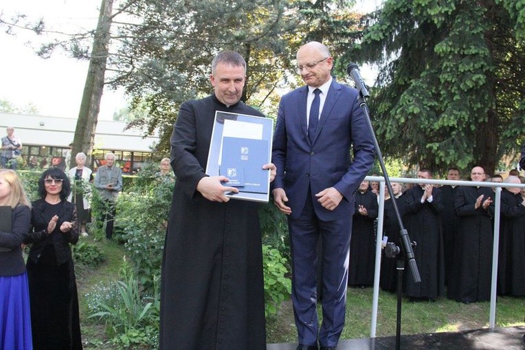 Skwer im. ks. Stanisława Roga