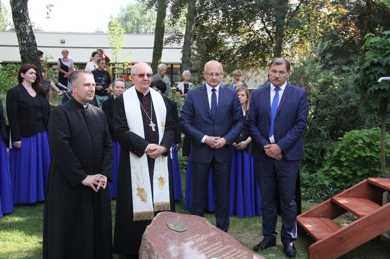 Skwer im. ks. Stanisława Roga