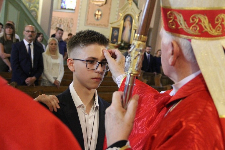 Bierzmowanie w Mikluszowicach