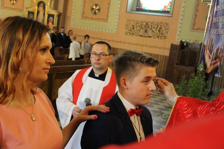 Bierzmowanie w Mikluszowicach