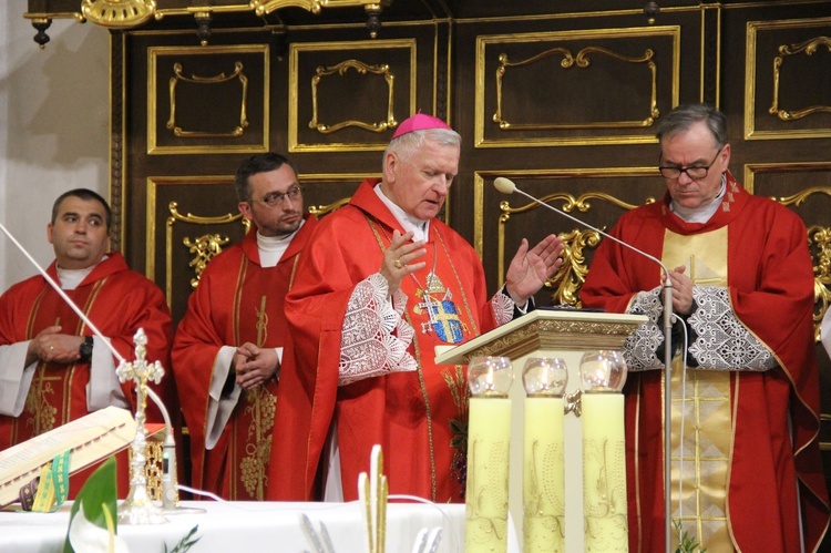 Bierzmowanie w bocheńskiej bazylice