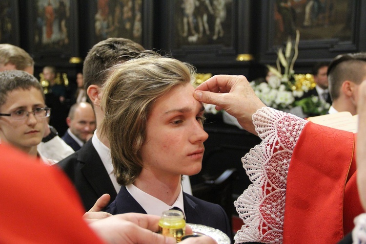 Bierzmowanie w bocheńskiej bazylice