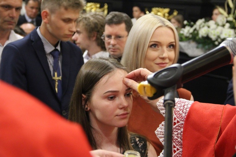 Bierzmowanie w bocheńskiej bazylice