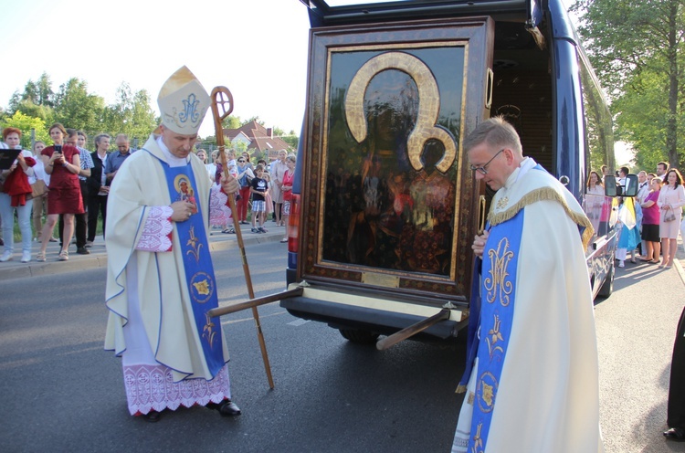 Maryja w gościnie w Miedzeszynie