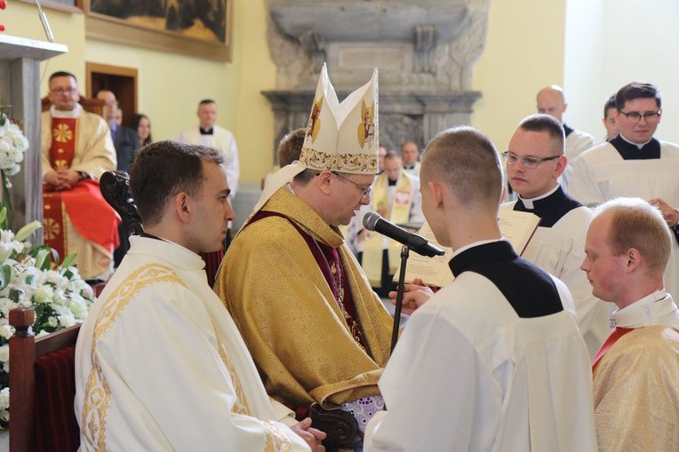 Święcenia diakonatu