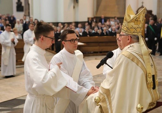 Święcenia kapłańskie w katowickiej katedrze cz.1