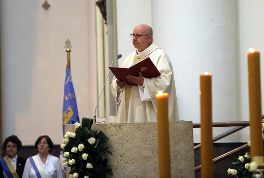 Święcenia kapłańskie w katowickiej katedrze cz.1