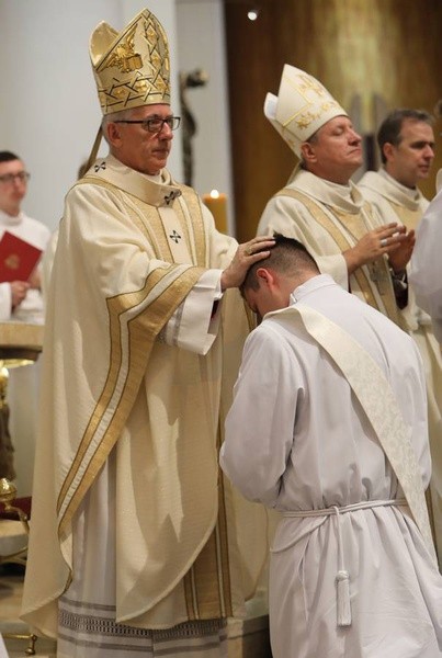 Święcenia kapłańskie w katowickiej katedrze cz.2